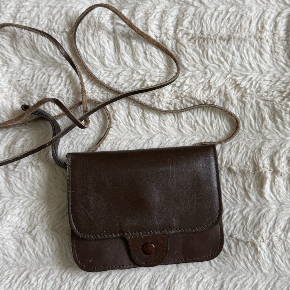Elegant Brown Leather Crossbody Wallet